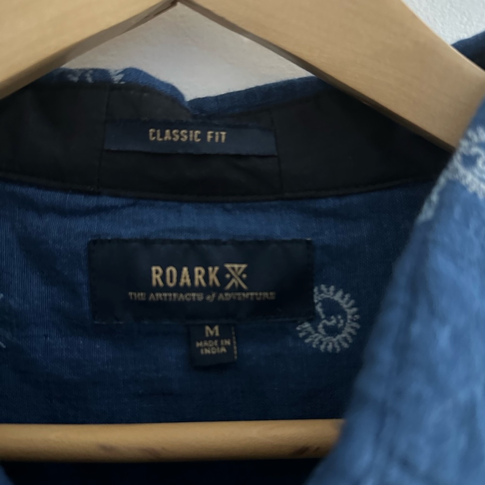 Men’s Roark button up in medium and indigo blue - Picture 5 of 5